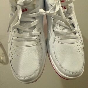 Fila women’s White and Pink Sneakers